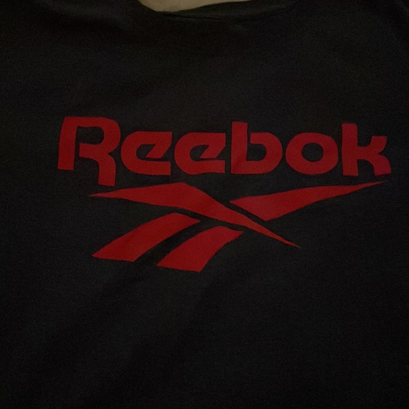Mens reebok t-shirt - Picture 2 of 3